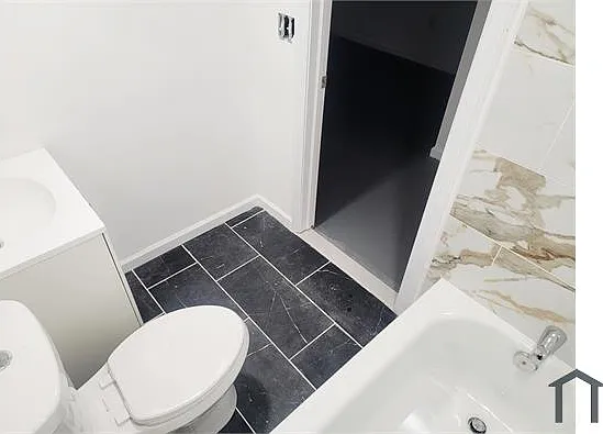 303 Leeanne Rd — Photo 6