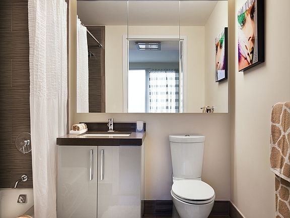 3rd image of 450 W 42nd St APT 37R