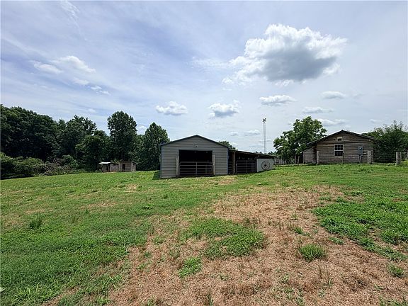 4th image of 1342 Breazeale Rd