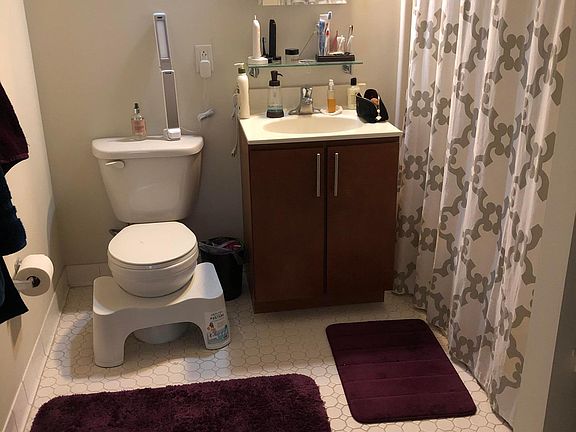 3rd image of 129 N Washington Ave #813