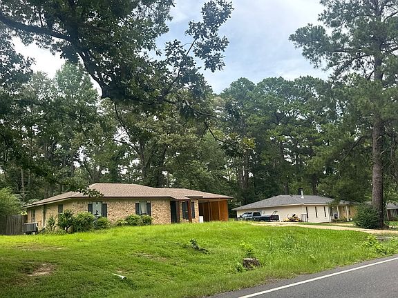 3rd image of 816 Flournoy Lucas Rd