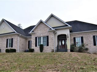 2044 Clear Creek Dr, Boston, KY 40107