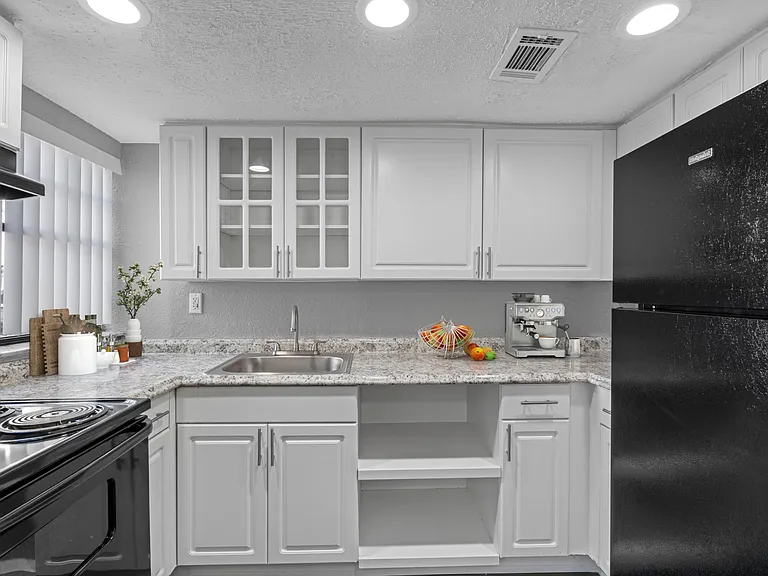 Montierra Apartments — Photo 47