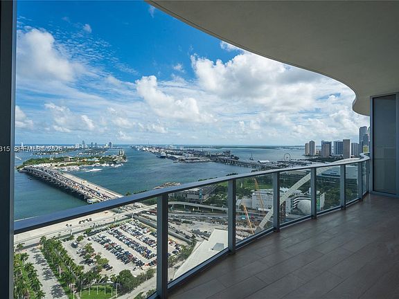 2nd image of 1400 Biscayne Blvd Unit 3403