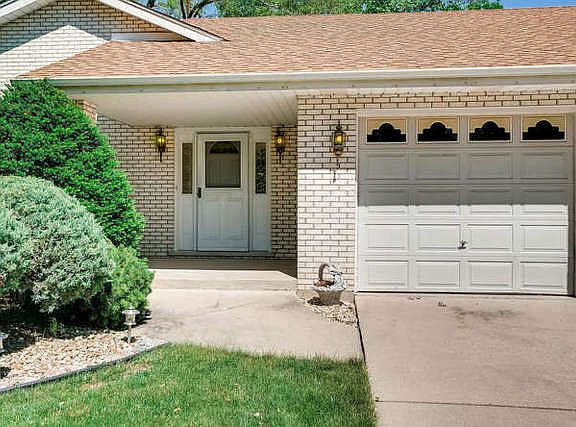 2nd image of 14605 Oakley Ave