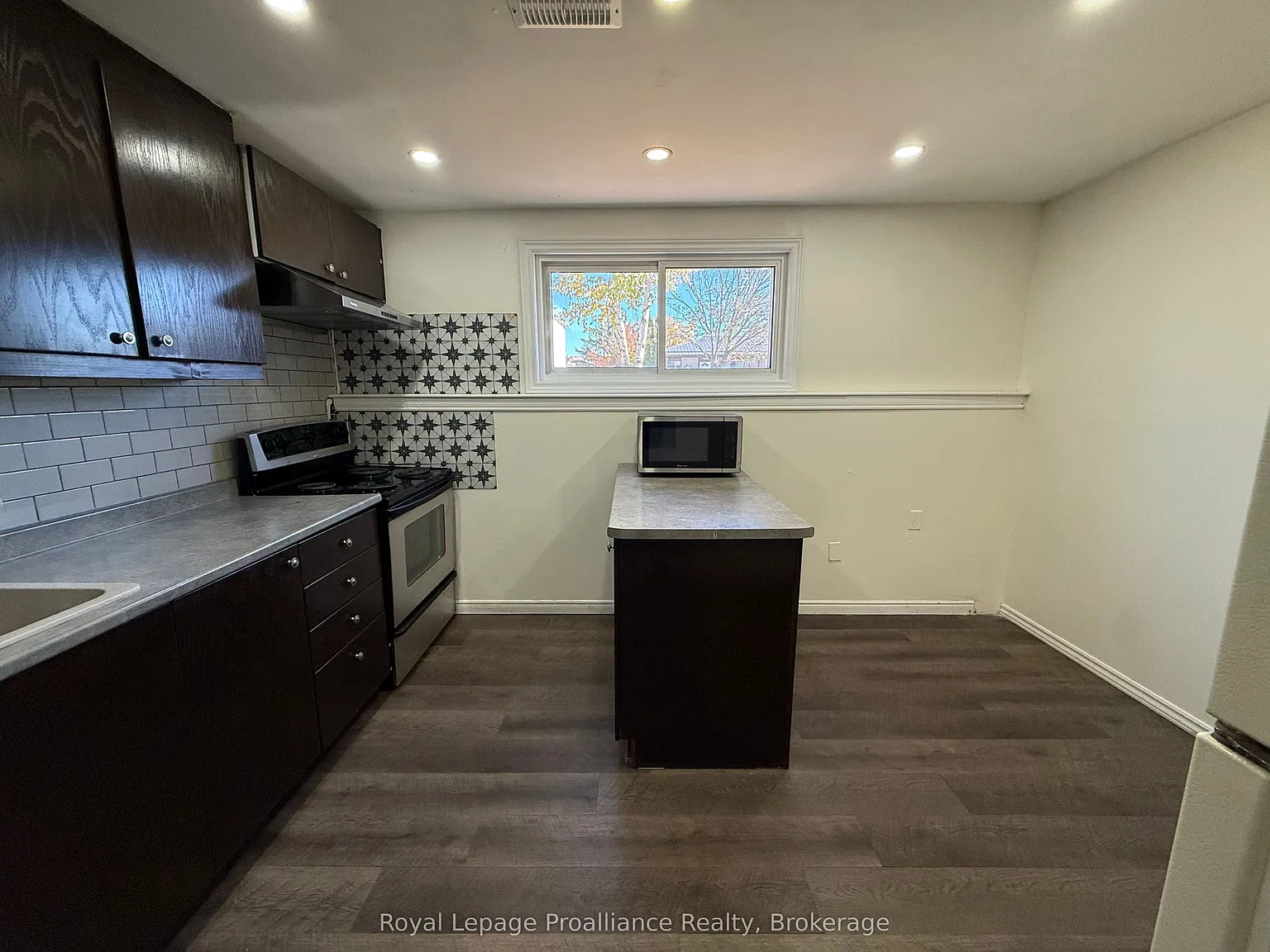 3 bed, $2,000 — Photo 3