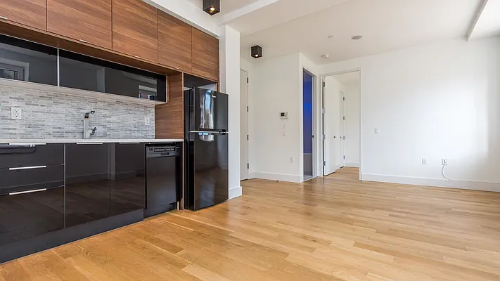 Rented by Nooklyn NYC LLC | media 44