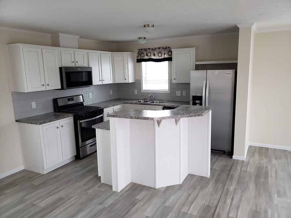2nd image of 38000 Le Chateau Blvd #419