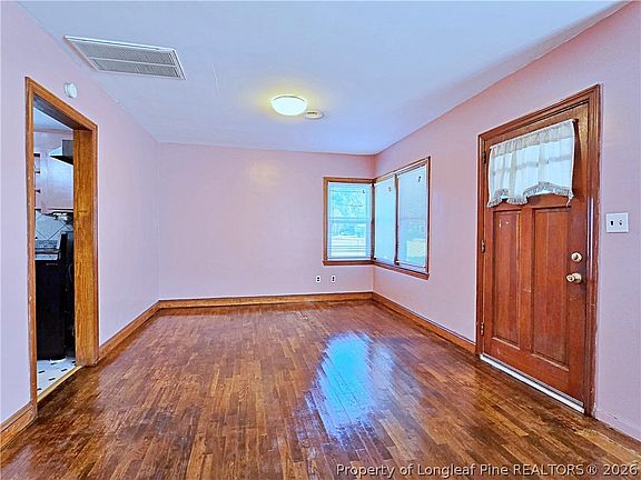 5th image of 5200 Spruce Dr