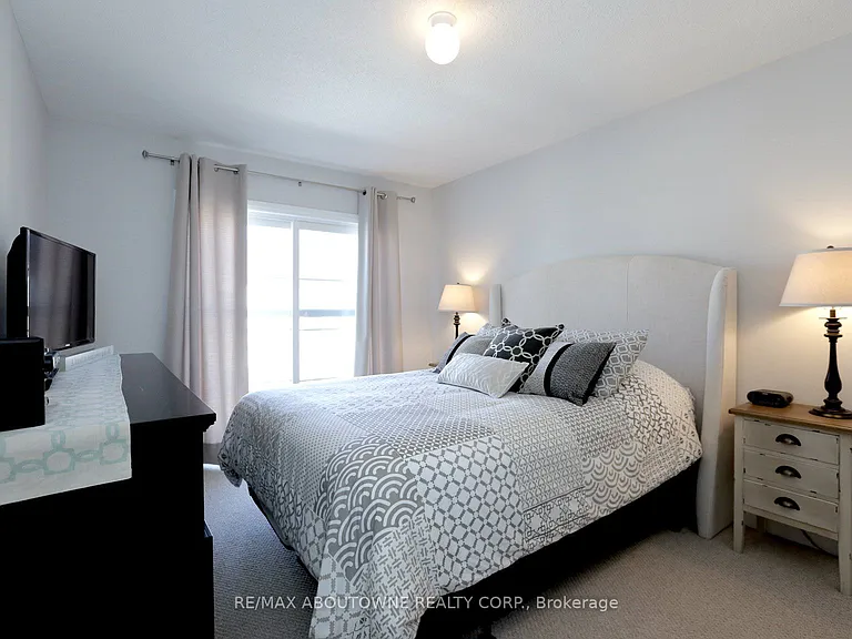 165 Hampshire Way #126 — Photo 14