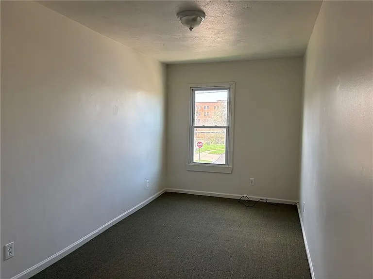 122 W High St #201 — Photo 7