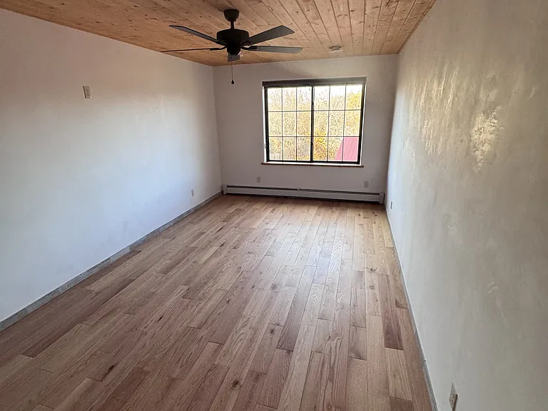 232 Valverde St — Photo 84