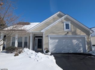 6 Weybourne Ln, White Twp., NJ 07823