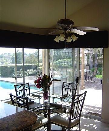 Breakfast Area Convenient to Fam Rm & Kitchen