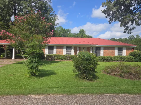 406 Palmer Cir, Leroy, AL 36548