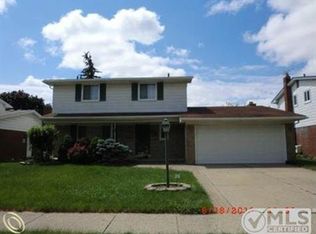 8574 Harder Dr, Warren, MI 48093