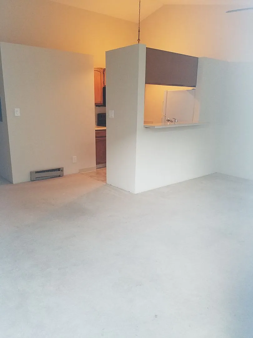 400 Laurel Street — Photo 2