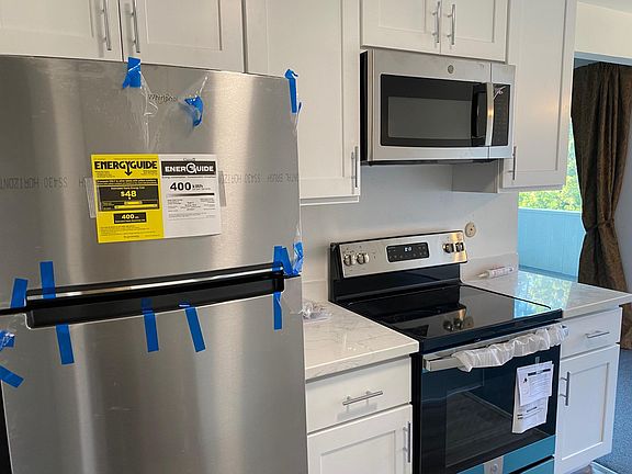 3rd image of 7110 Rainbow Dr APT 23