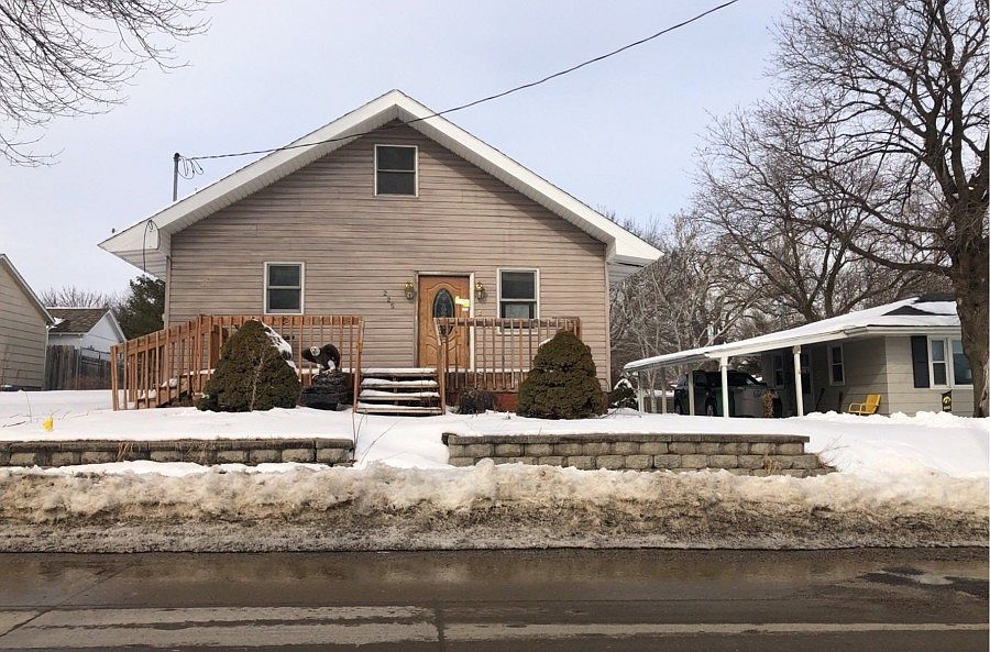 1st image of 225 School St