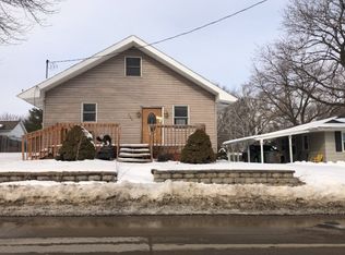 225 School St, Carlisle, IA 50047