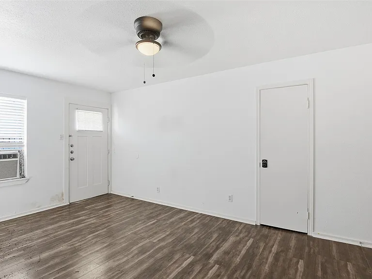 5010 Ennis St S #2 — Photo 2