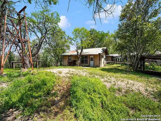 932 Toepperwein Rd — Photo 25
