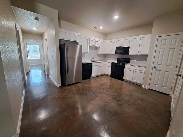1403 Mulford St #A — Photo 16