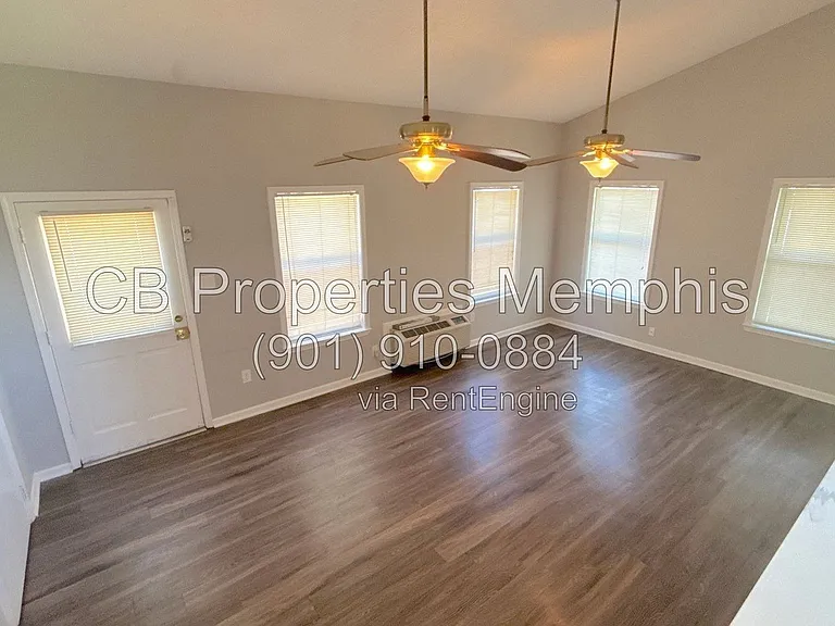 3136 Sycamore View Rd — Photo 3