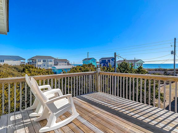 4th image of 612 N Topsail Drive