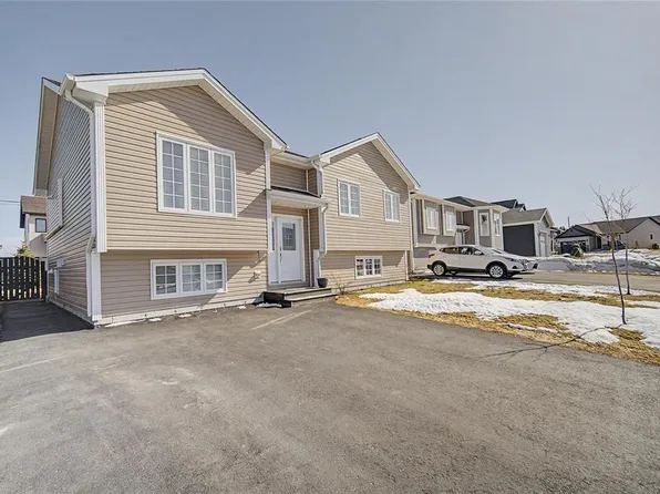 28 Ballylee Crescent, St John's, NL A1H0M3