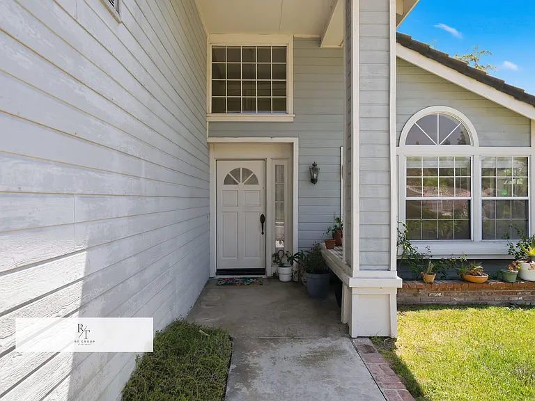 20926 Brookline Dr — Photo 2