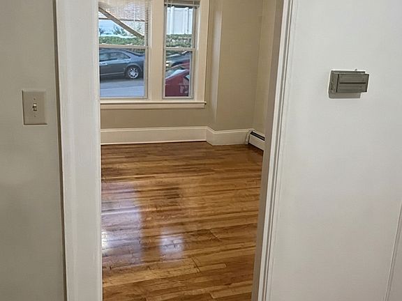 5th image of 14 Catharine St #1