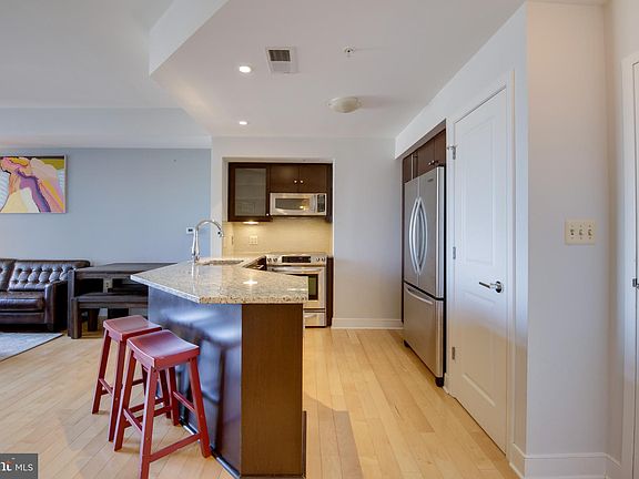 5th image of 675 President St Unit 1707