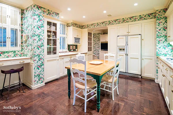 Sold by Sotheby's International Realty | media 28