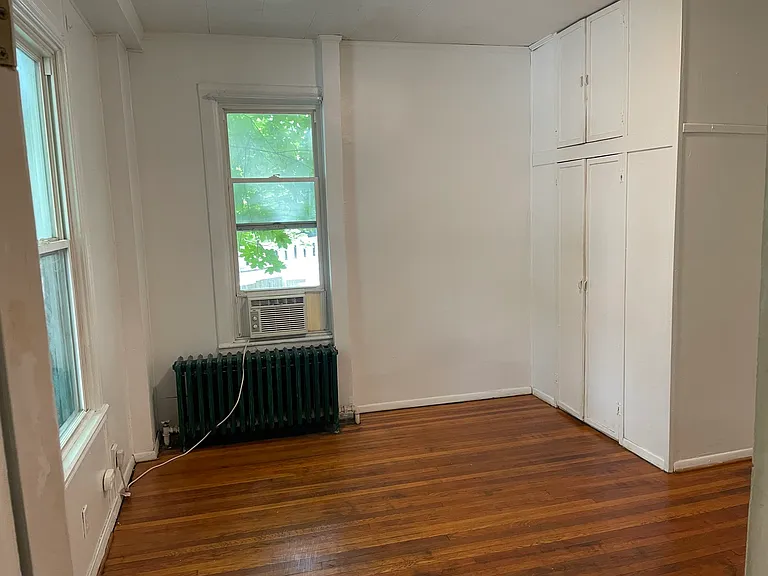 142 S Aurora St #2 — Photo 4