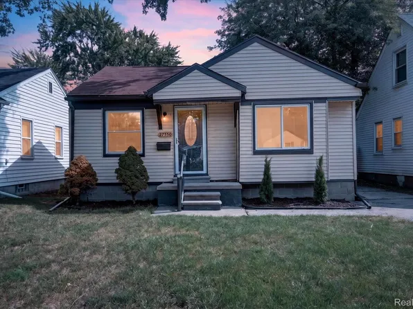 27550 Kaufman St, Roseville, MI 48066