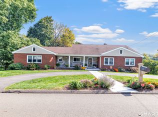 10 Merrill Road, Trumbull, CT 06611