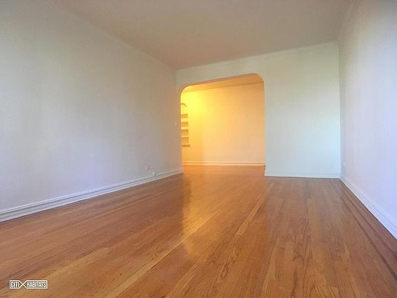 3rd image of 3162 29th St APT 5E