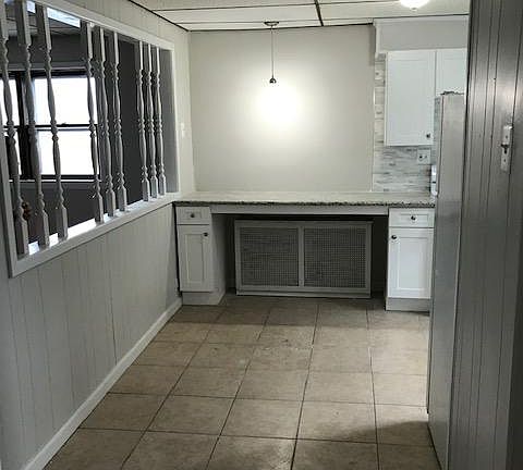 Entrance Dining Area / Kitchen