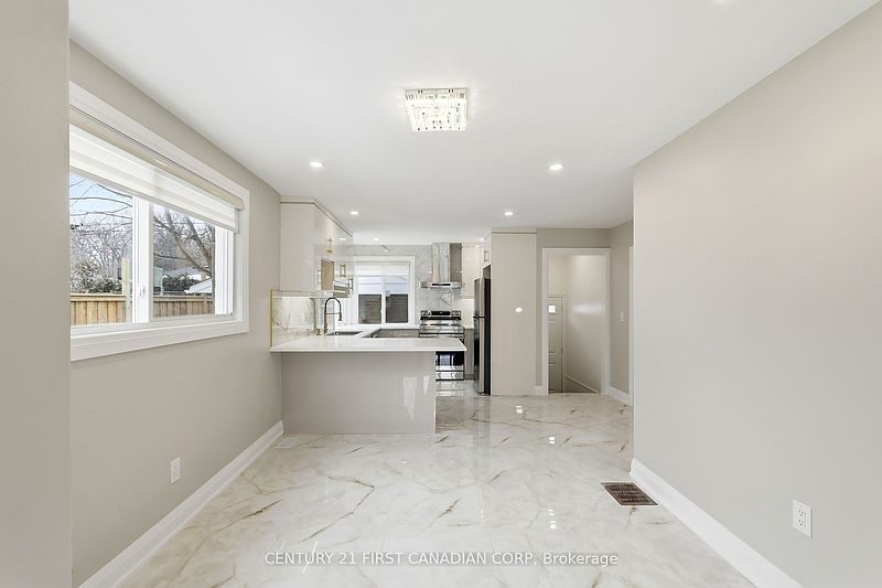 London House for rent - 6 Bedrooms — photo 6