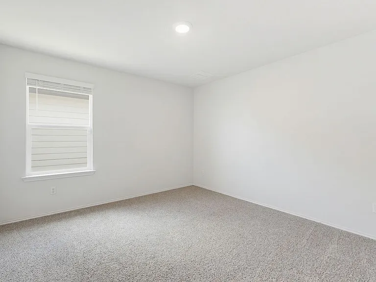 162 Ellenora Dr — Photo 14