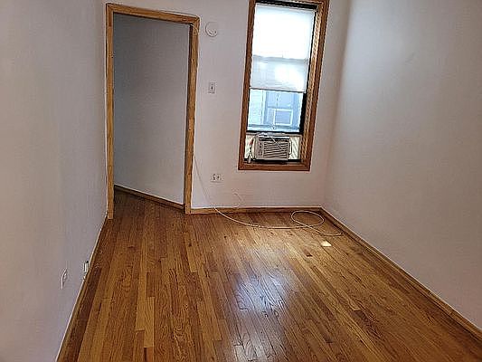 3rd image of 443 16th St APT 2R