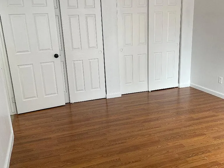 Whitney Manor — Photo 20