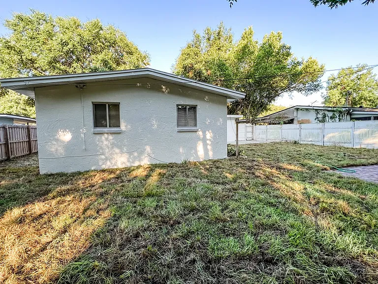 1300 Bennett Rd — Photo 33