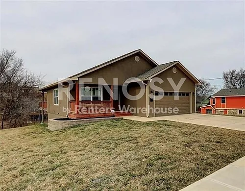 3836 Lloyd St Photo 1