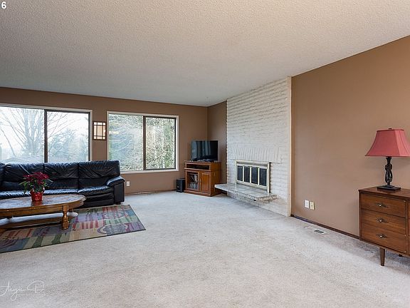 4th image of 15091 SE Mount Royale Ct