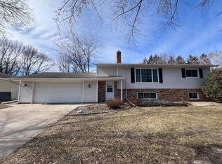 402 Alan St SW, Hutchinson, MN 55350