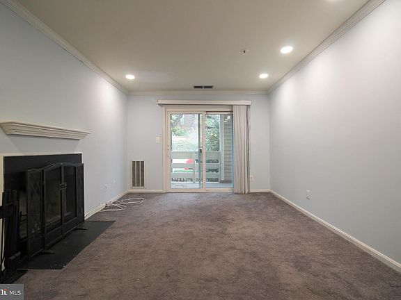 5th image of 244 S Reynolds St APT 207
