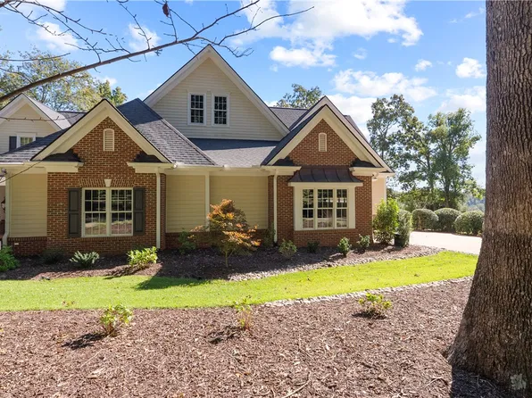 726 Cross Creek Dr, Seneca, SC 29678
