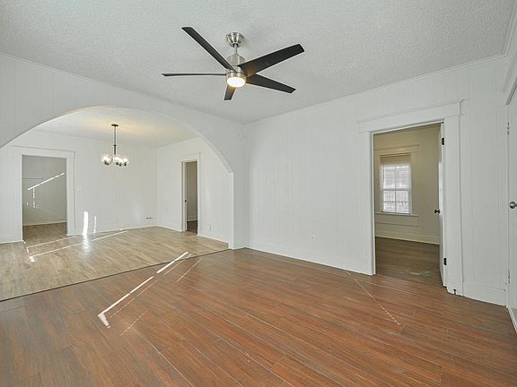 5th image of 607 N Evans Ave